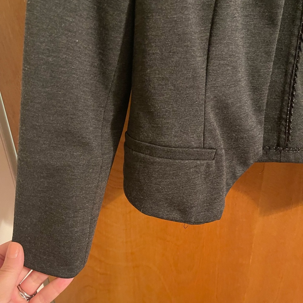 Lauren Conrad Crop Blazer - Picture 5 of 5